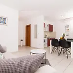 Rici Ii Appartement *