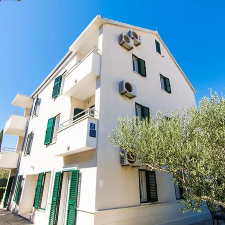 Rici Ii Apartman *