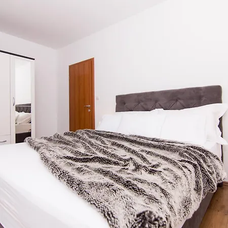 Rici Ii Apartman *